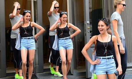 That time when you think are you being papped and SUPERMODEL Karlie Kloss is behind you...